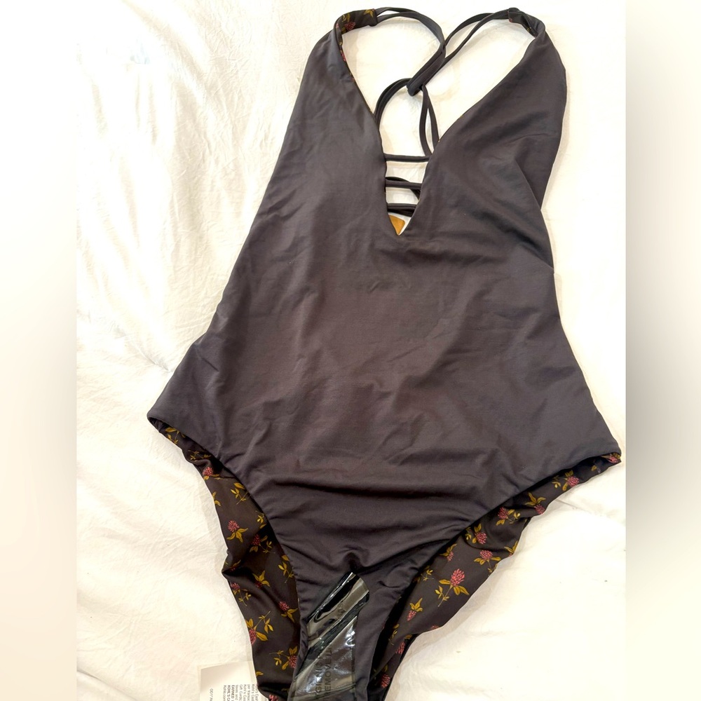 NWT Patagonia women’s reversible extended break  one piece swimsuit sz small